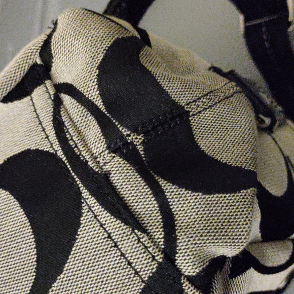 Coach "Kyra Daisy" Signature "C" Backpack Bag - Picture 7 of 9